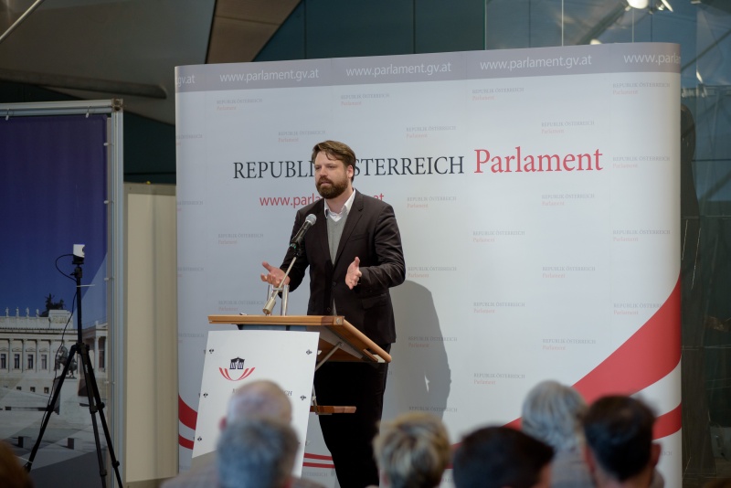 Robert Krimmer bei seinem Vortrag zum Thema „Internetwahlen in Estland: Einblick und Ausblick“