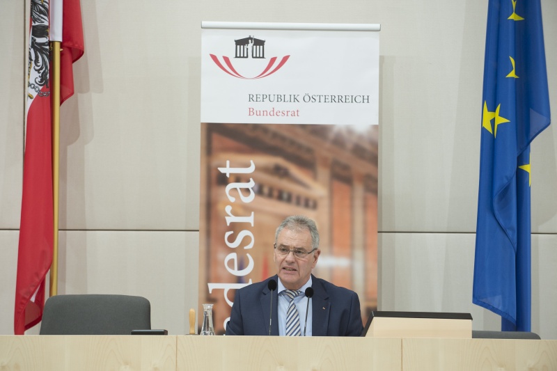 Am Präsidium: Bundesratspräsident Edgar Mayer (V) bei der Eröffnung der Enquete