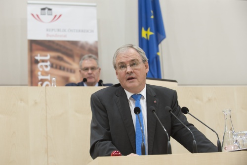 Am Rednerpult: Präsident Vorarlberger Landtag Harald Sonderegger