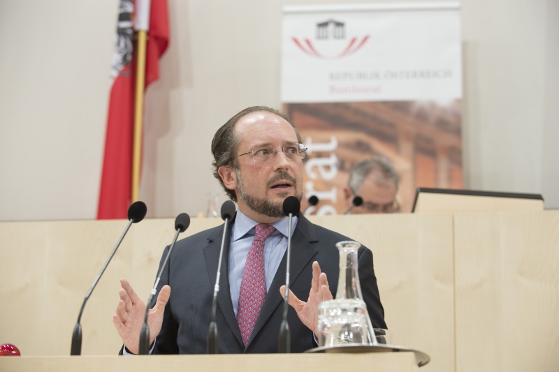 Am Rednerpult: LL.M, Bundesministerium für Europa, Integration und Äußeres Alexander Schallenberg