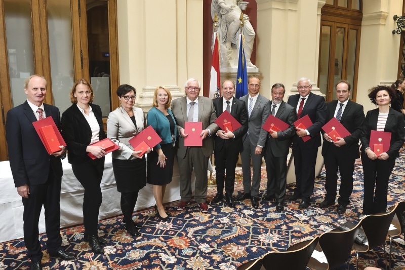 Von links: Die Nationalratsabgeordneten Erwin Preiner (S), Dagmar Belakowitsch-Jenewein (F), Claudia Durchschlag (V), Nationalratspräsidentin Doris Bures (S), die Nationalratsabgeordneten Anton Heinzl (S), Johann Hechtl (S), Wolfgang Gerstl (V),  Hermann Lipitsch (S), Johann Hell (S),  Harald Jannach (F) und Alev Korun (G)