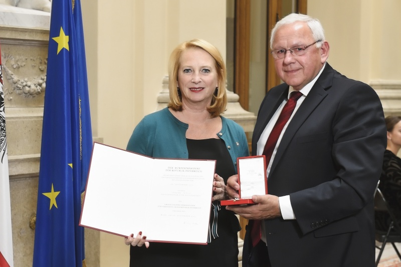 Von links: Nationalratspräsidentin Doris Bures (S), Nationalratsabgeordneter Johann Hell (S)