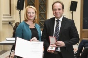 Von links: Nationalratspräsidentin Doris Bures (S), Nationalratsabgeordneter Harald Jannach (F)