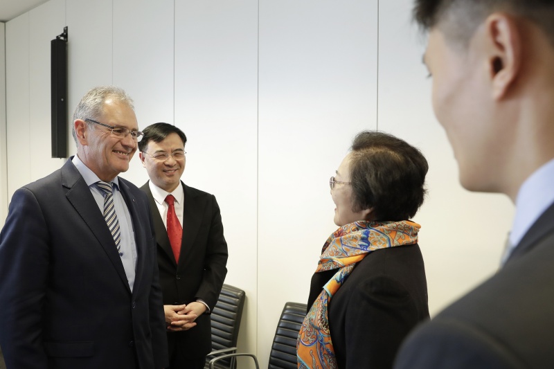 Begrüßung durch Bundesratspräsident Edgar Mayer (V)