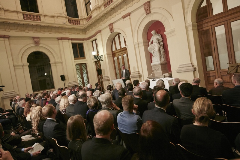 Begrüßung durch Dritten Nationalratspräsident Norbert Hofer (F). Blick Richtung VeranstaltungsteilnehmerInnen