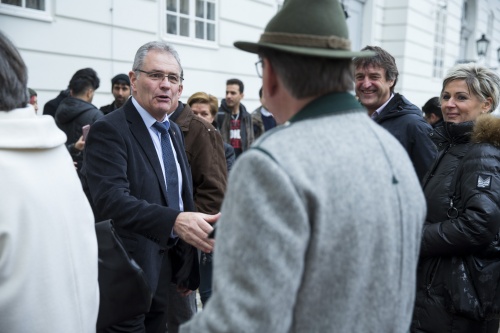 Bundesratspräsident Edgar Mayer (V) begrüßt die Gäste aus Vorarlberg