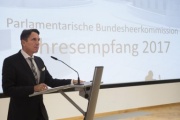Vorsitzender der Parlamentarischen Bundesheerkommission Nationalratsabgeordneter Reinhard Eugen Bösch (F) am Wort