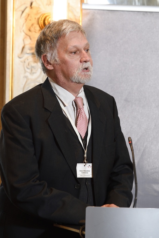 Einleitung durch den Geschäftsführer des Wiener Wiesenthal Instituts (VWI) Béla Rásky