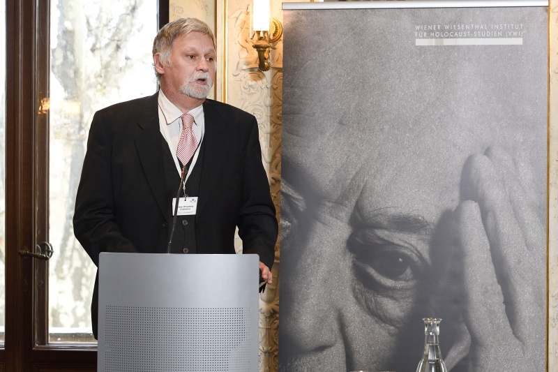 Einleitung durch den Geschäftsführer des Wiener Wiesenthal Instituts (VWI) Béla Rásky