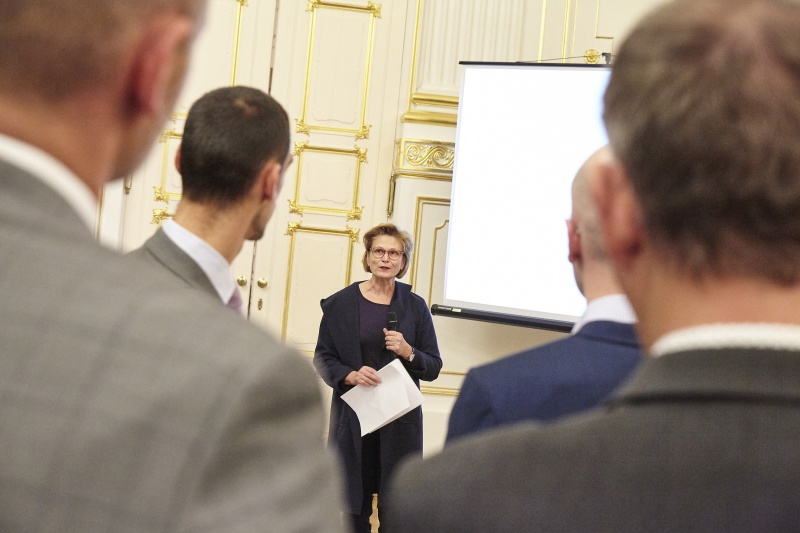 Begrüßung durch Parlamentsvizedirektorin Susanne Janistyn-Novák