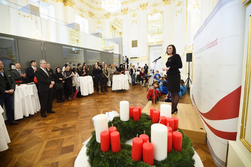 Begrüßung durch Nationalratspräsidentin Elisabeth Köstinger (V)