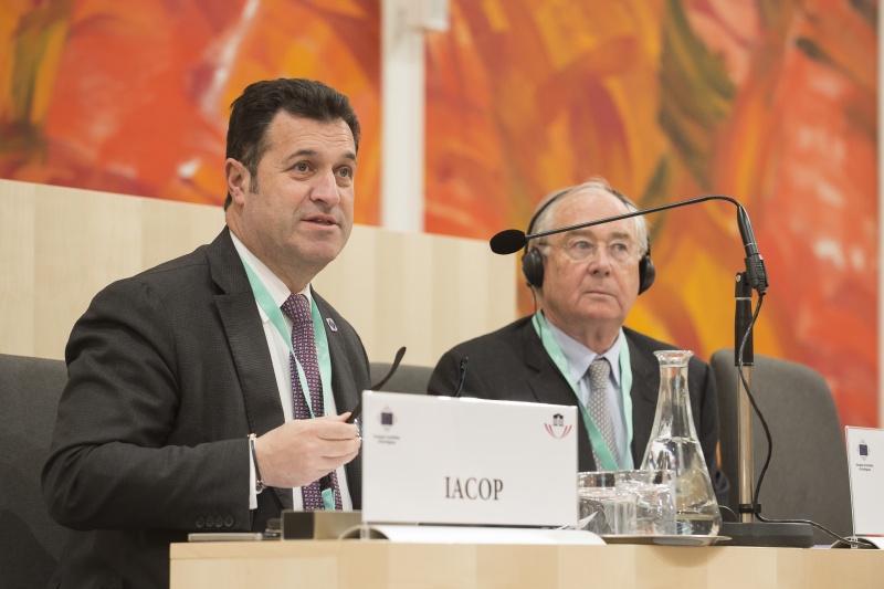 Von links: Franco Iacop, Member of the European Committee of the Regions Subsidiarity Steering Group, Jean Bizet, Chairman of the Committee for European Affairs, French Senate