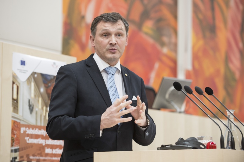 Am Rednerpult: Karl Vanlouwe, Member of the CoR and Member of the Flemish Parliament and Vice President of the Belgian Senate