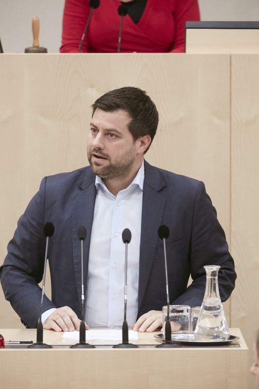 Nationalratsabgeordneter Michael Bernhard (N)