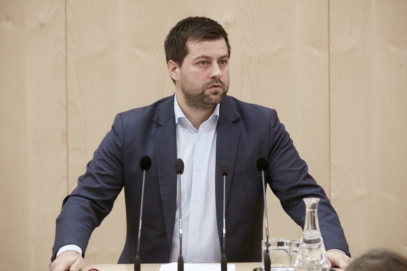 Nationalratsabgeordneter Michael Bernhard (N)