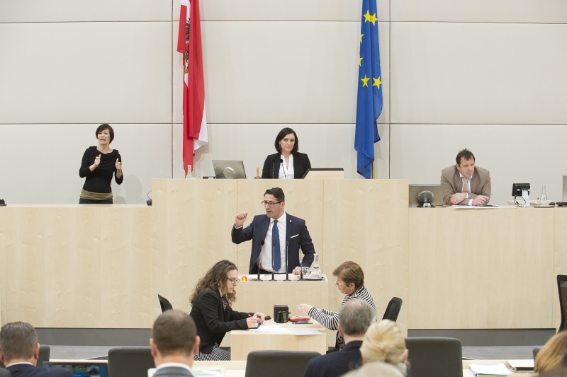 Nationalratsabgeordneter Efgani Dönmez (V)