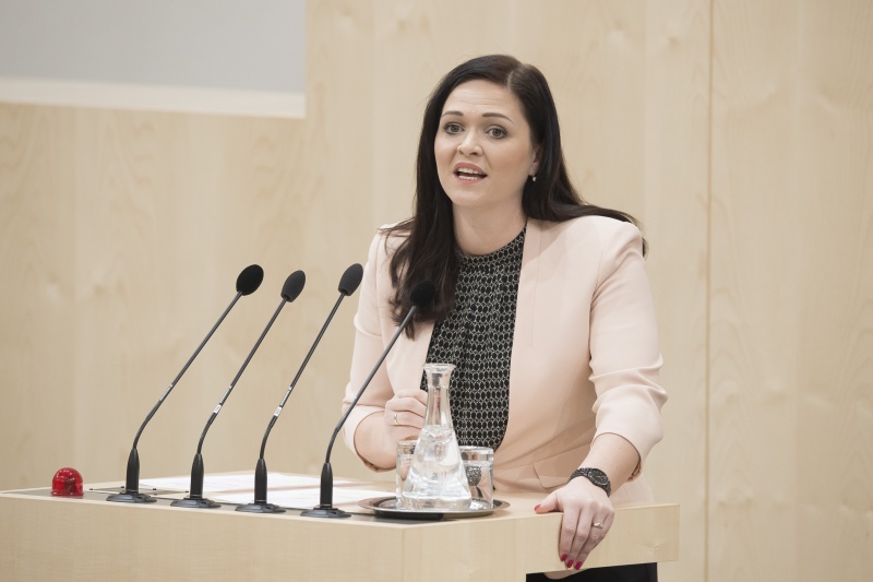 Nationalratsabgeordnete Daniela Holzinger-Vogtenhuber (P)