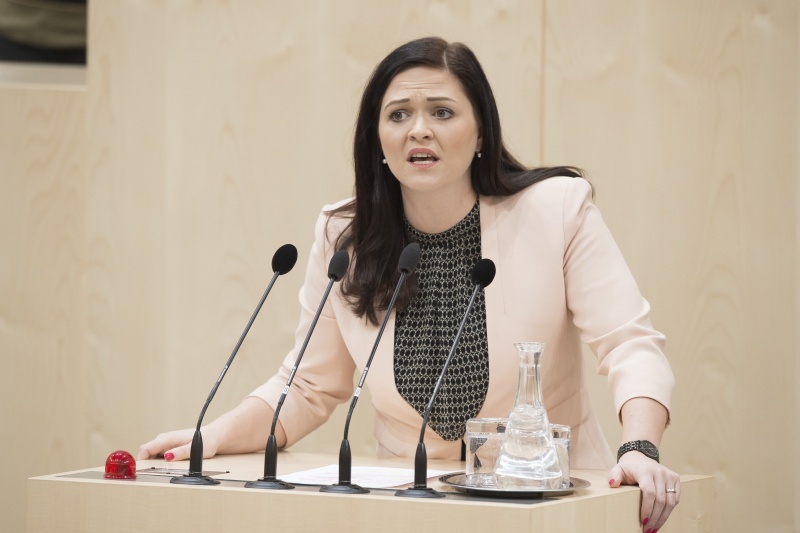 Nationalratsabgeordnete Daniela Holzinger-Vogtenhuber (P)