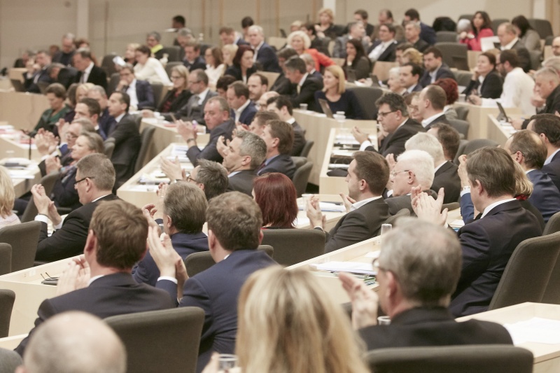 Blick Richtung SitzungsteilnehmerInnen