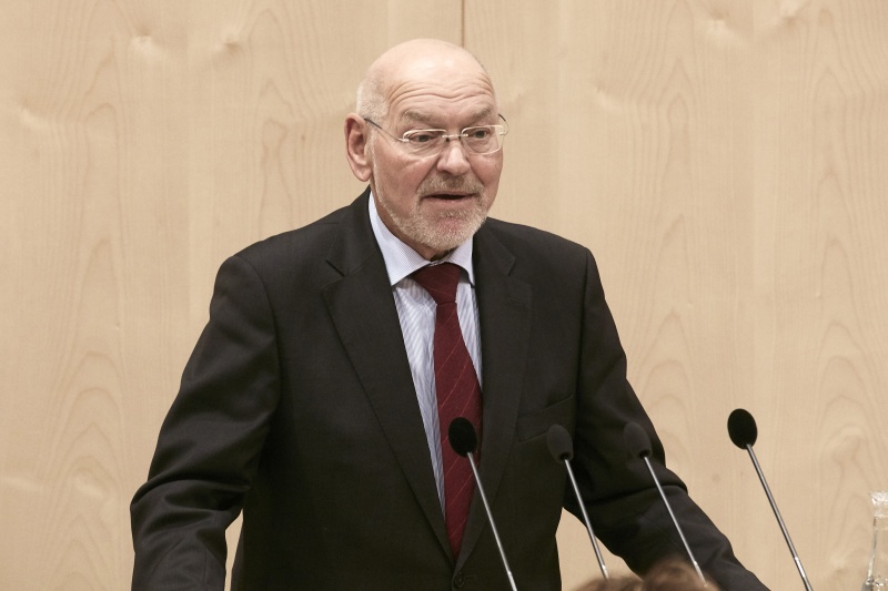 Am Wort Bundesrat Reinhard Todt (S)