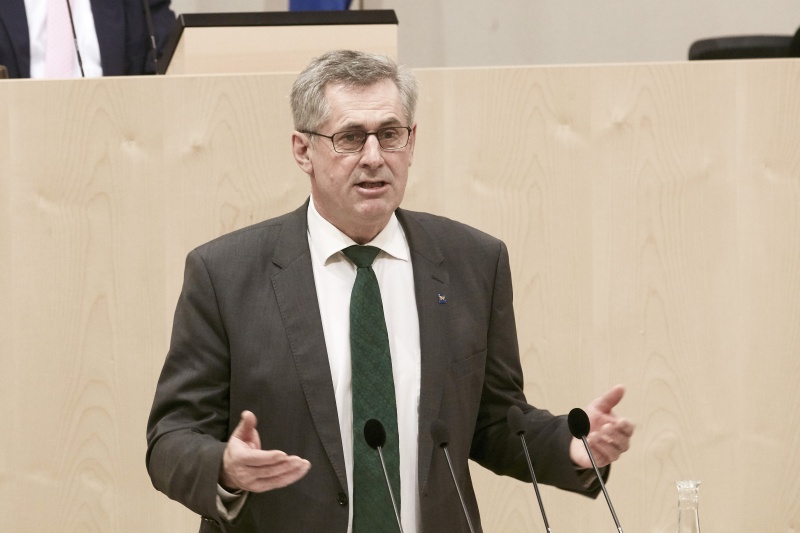 Am Wort Bundesrat Martin Preineder (V)