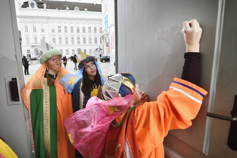 Die Sternsinger im Parlament