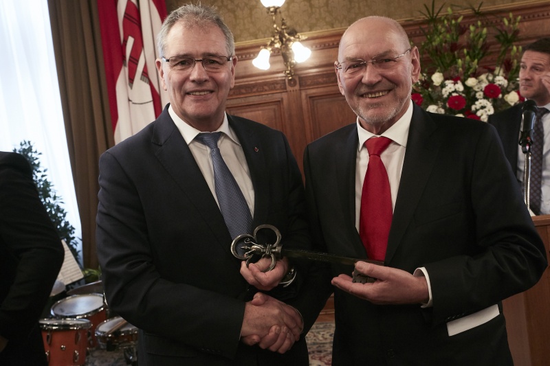 Übergabe Bundesratsschlüssel, von links: Bundesrat Edgar Mayer (V), Bundesratspräsident Reinhard Todt (S)