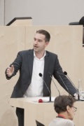 Am Rednerpult: Nationalratsabgeordneter Stefan Schnöll (V)