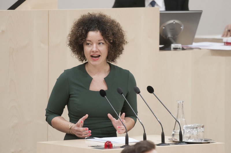 Am Rednerpult: Nationalratsabgeordnete Martha Bißmann (P)