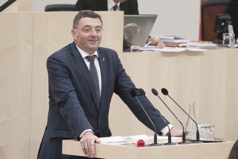 Am Rednerpult: Nationalratsabgeordneter Jörg Leichtfried (S)