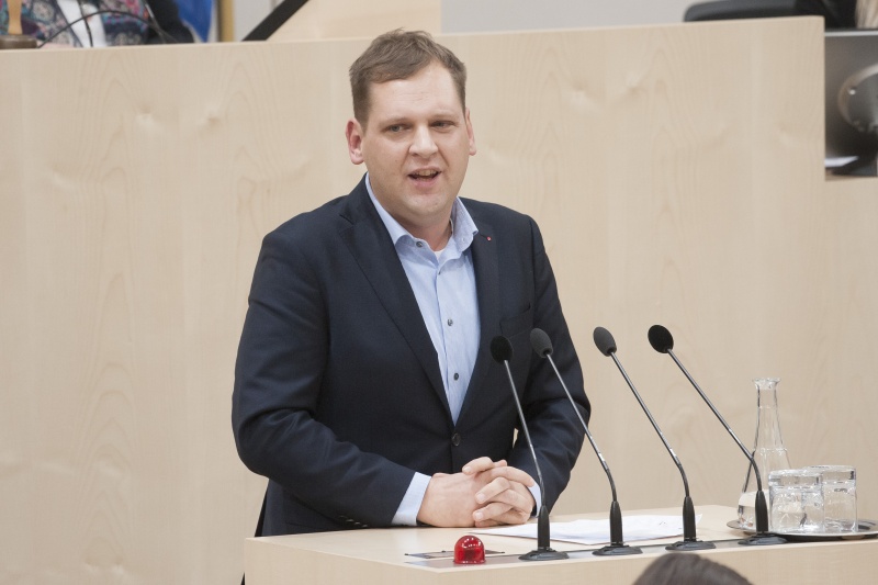 Am Rednerpult: Nationalratsabgeordneter Philip Kucher (S)