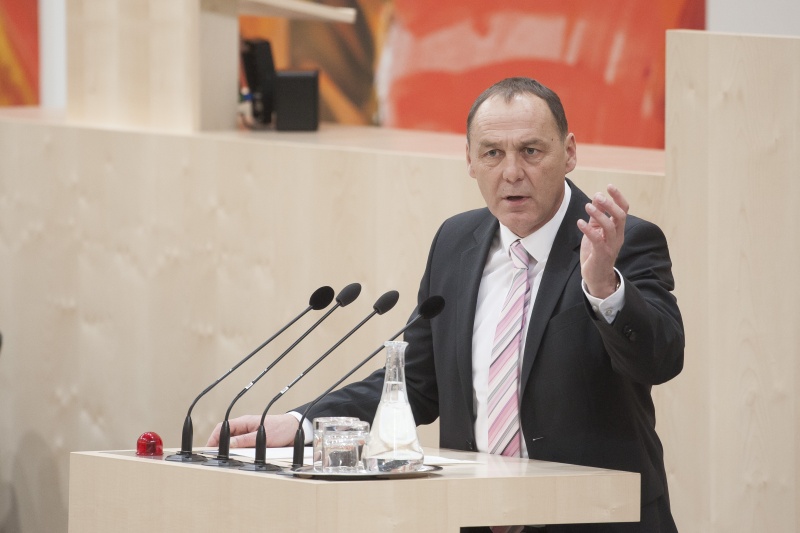 Am Rednerpult: Nationalratsabgeordneter Peter Wurm (F)