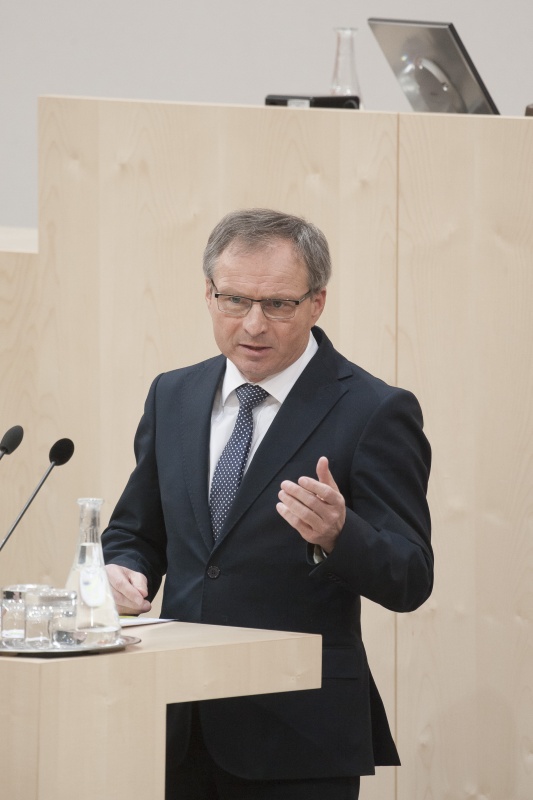 Am Rednerpult: Nationalratsabgeordneter Wolfgang Klinger (F)