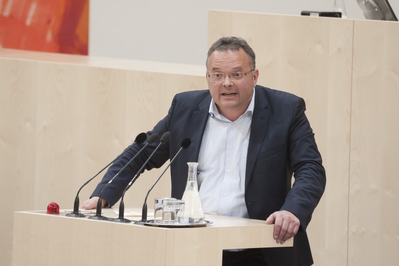 Am Rednerpult: Nationalratsabgeordneter Gerald Hauser (F)