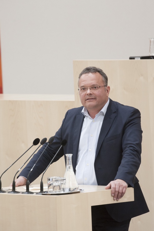 Am Rednerpult: Nationalratsabgeordneter Gerald Hauser (F)