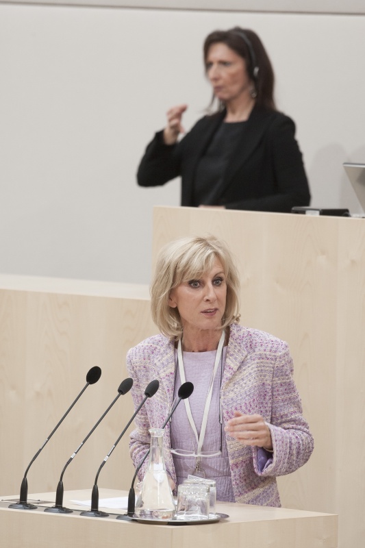 Am Rednerpult: Nationalratsabgeordnete Gabriela Schwarz (V)