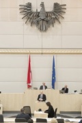 Am Rednerpult: Nationalratsabgeordneter Rudolf Taschner (V). Am Präsidium: Nationalratspräsident Wolfgang Sobotka (V)