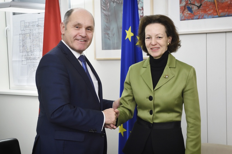 Von links: Nationalratspräsident Wolfgang Sobotka (V) und Botschafterin Elisabeth Tichy-Fisslberger