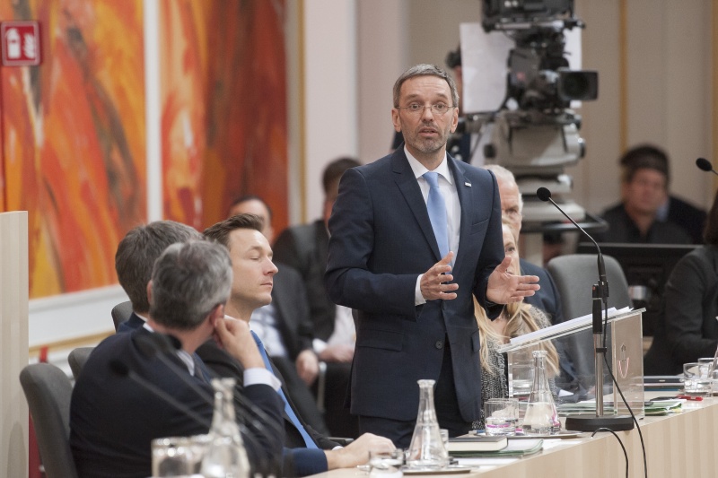 Auf der Regierungsbank: Bundesminister für Inneres Herbert Kickl (F) am Wort
