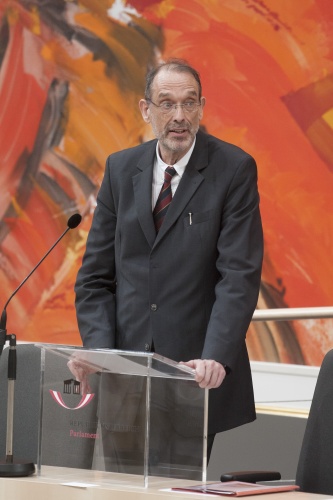 Auf der Regierungsbank: Bundesminister für Bildung, Wissenschaft und Forschung Heinz Fassmann (V)