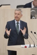 Am Rednerpult: Nationalratsabgeordneter Reinhold Lopatka (V)