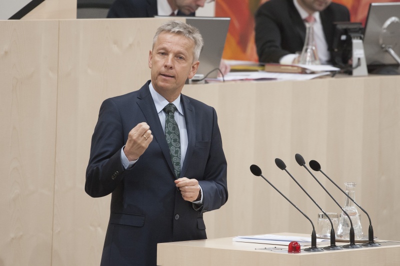 Am Rednerpult: Nationalratsabgeordneter Reinhold Lopatka (V)