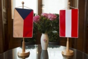 Nationalflaggen von Österreich und Tschechien