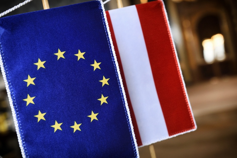 Wimpel im Palais Epstein