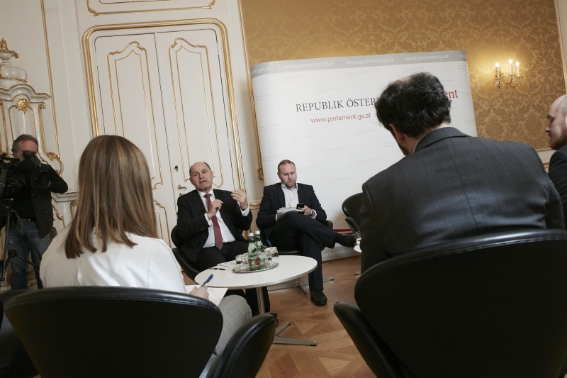 Nationalratspräsident Wolfgang Sobotka (V) (Mitte) 