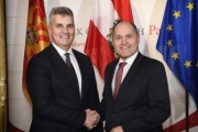 Von links: Parlamentspräsident von Montenegro Ivan Brajović, Nationalratspräsident Wolfgang Sobotka (V)