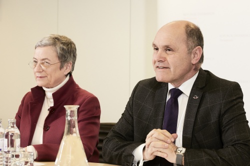 von rechts: Nationalratspräsident Wolfgang Sobotka (V), Christine Bauer-Jelinek