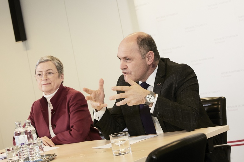 von rechts: Nationalratspräsident Wolfgang Sobotka (V), Christine Bauer-Jelinek