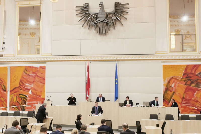 Nationalratsabgeordneter Manfred Hofinger (V) am Rednerpult