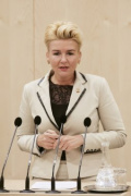 Nationalratsabgeordnete Sandra Wassermann (F) am Rednerpult